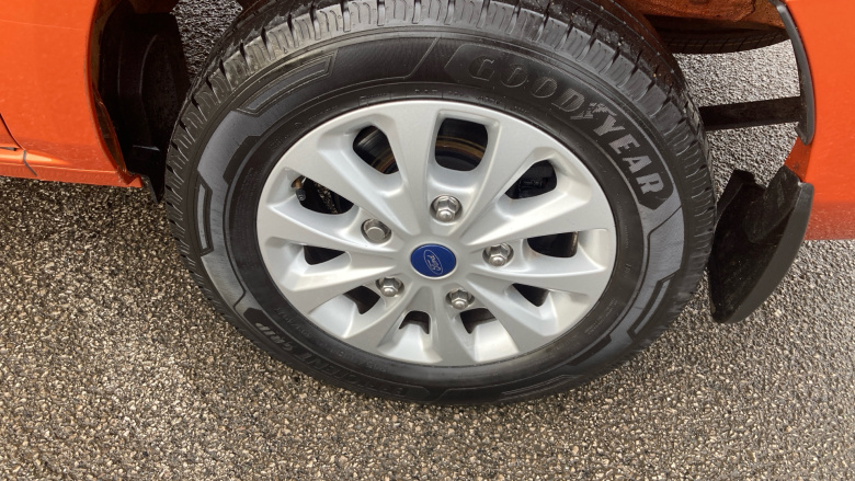 Ford Transit Custom 300 L1 Diesel Fwd 2.0 EcoBlue 170ps Low Roof D/Cab Limited Van Auto